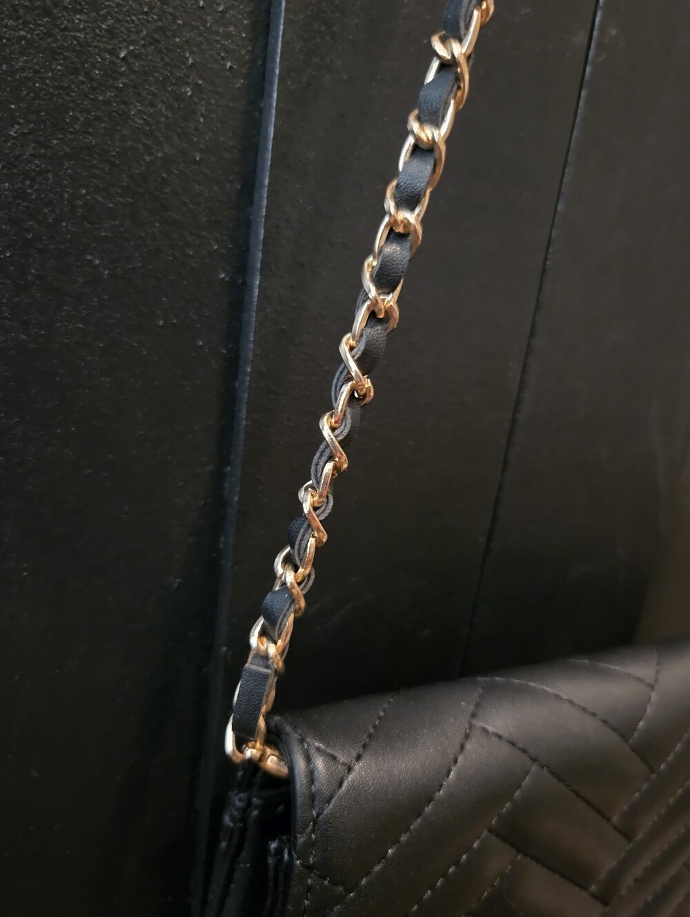 Bebe Sophia Black Quilted Crossbody with Gold Chain Strap - Picture 4 of 16